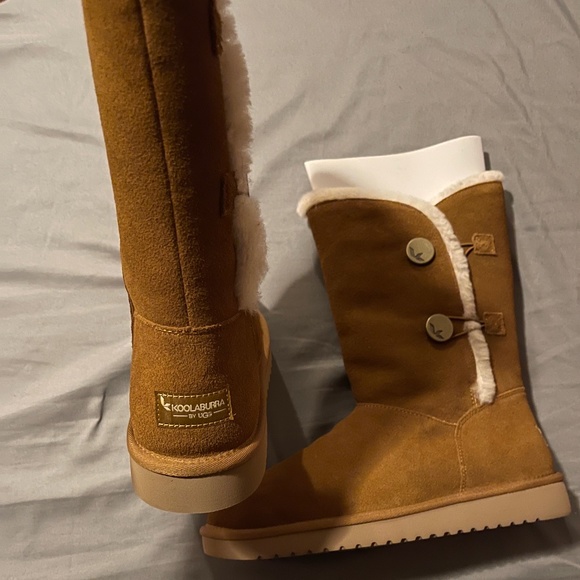 Koolaburra New boots with buttons - Picture 2 of 5